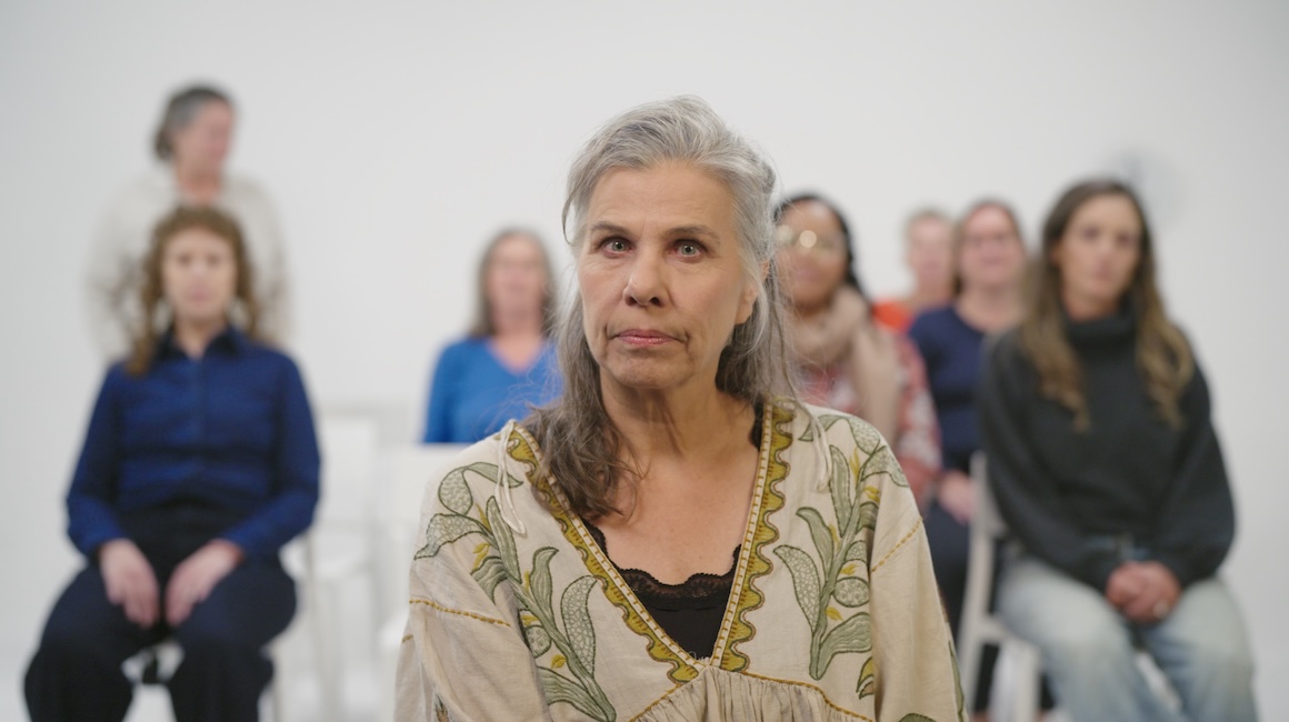 Instruktør Louise Unmack Kjeldsen med kvinder i baggrunden_FotoSabine Ballnat